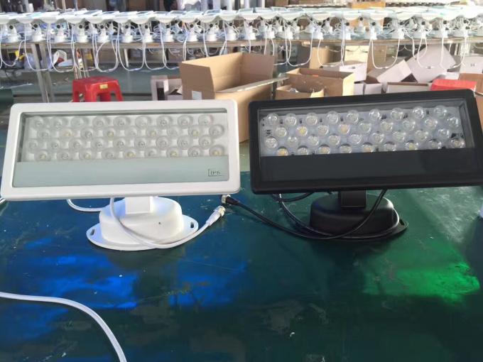 110 ولت - 240 ولت ولتاژ ورودی لامپ های LED سیلاب در فضای باز 36 واتی DMX512 تک رنگ RGB RGBW با صفحه نمایش 0